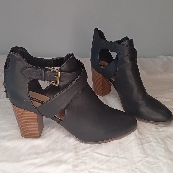 Black Ankle Boots - Picture 1 of 3